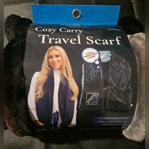 Wolf Essentials Travel Scarf w/ Zipper Pocket Pillow Blanket Black NWT